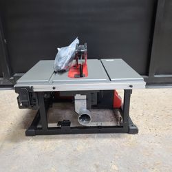 MILWAUKEE M18 FUEL ONE-KEY BRUSHLESS CORDLESS 8 1/4" TABLE SAW 
