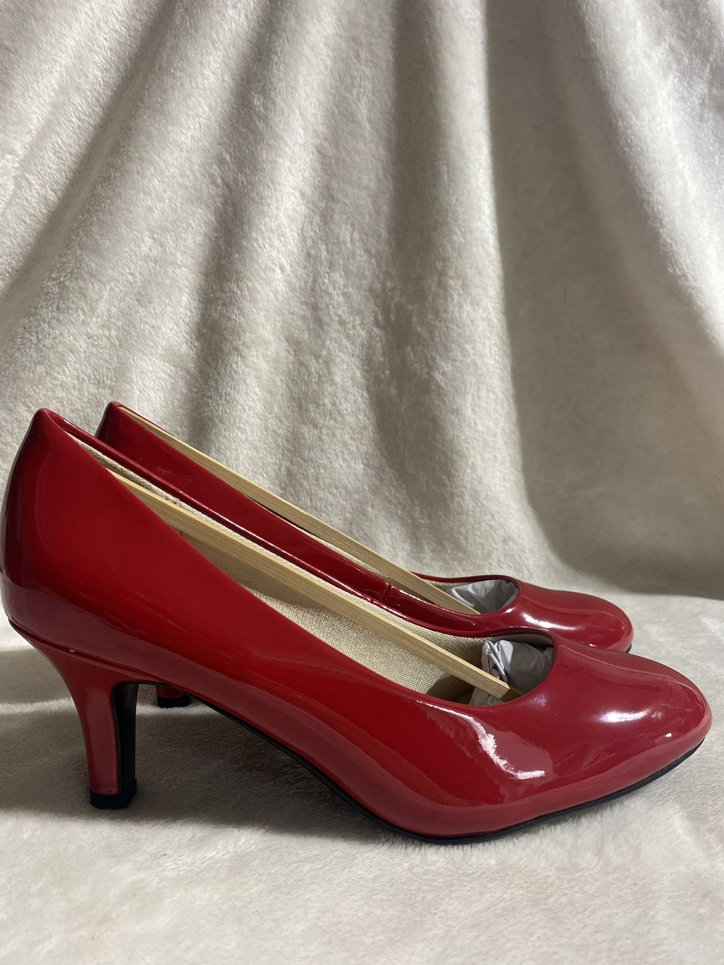 Life Stride Red Heels Size 6W New