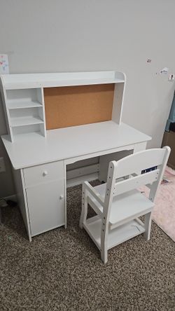 Kids desk plus chair