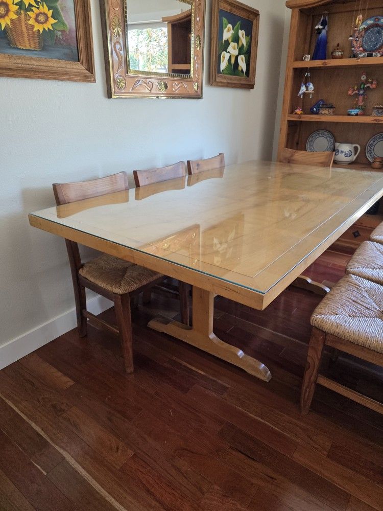 Large Dining Room Table - Good Condition