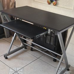 Desk (Escritorio)