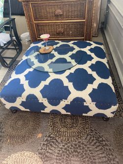 Like New Ottoman / Coffee Table Navy &crean