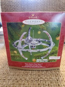 Hallmark Ornament Deep Space Nine Space Station