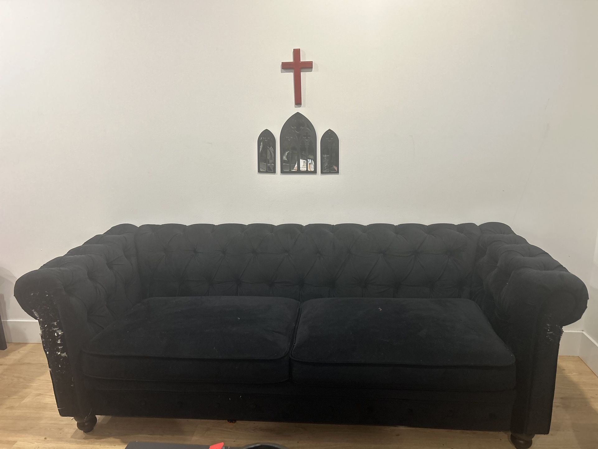 FREE ! Gothic Couch