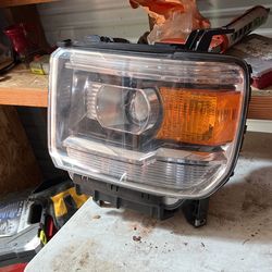 2015 GMC Head Light 