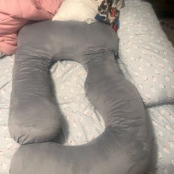 pregnancy pillow