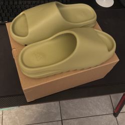 Yeezy slides resin 