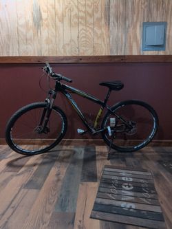 Specialized Rockhopper 29 Medium 17.5 MTB Mountain Bike