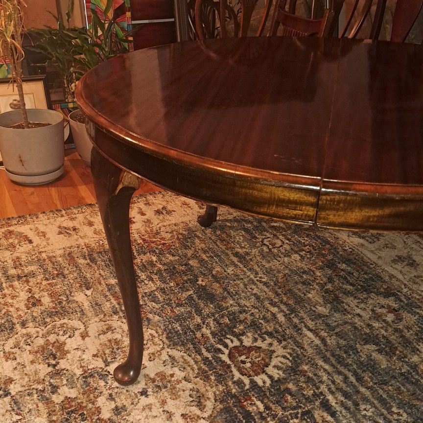 Antique MAHOGANY DINING TABLE