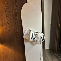 KORUA OTTO 61 Snowboard AND Bindings