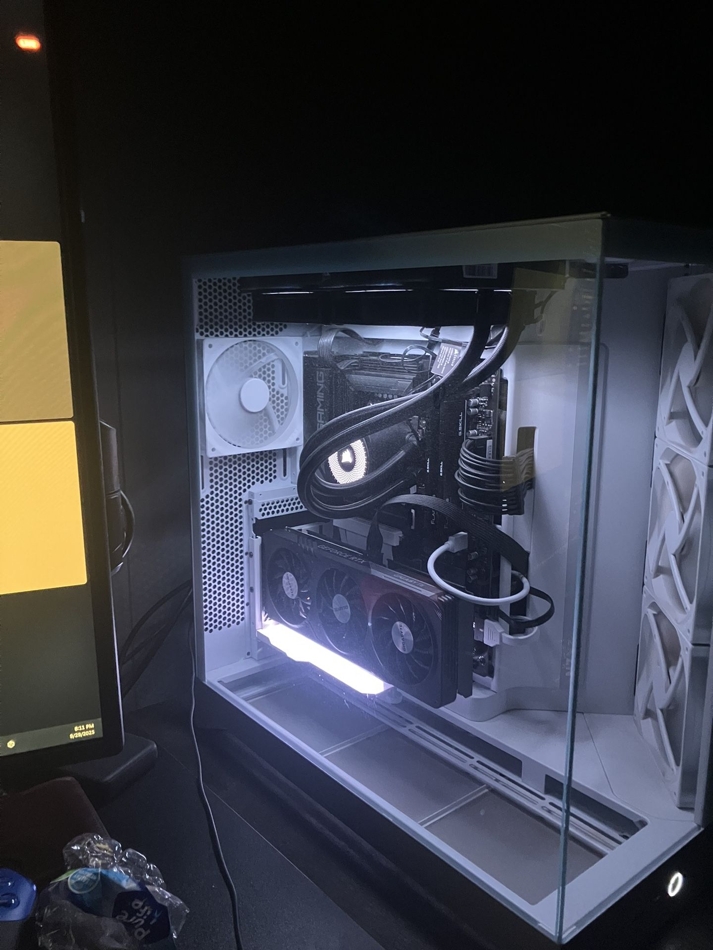 NZXT H9 Flow White