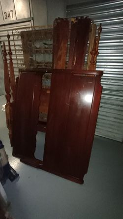 Antique mahogany Twin Size Bedframe.