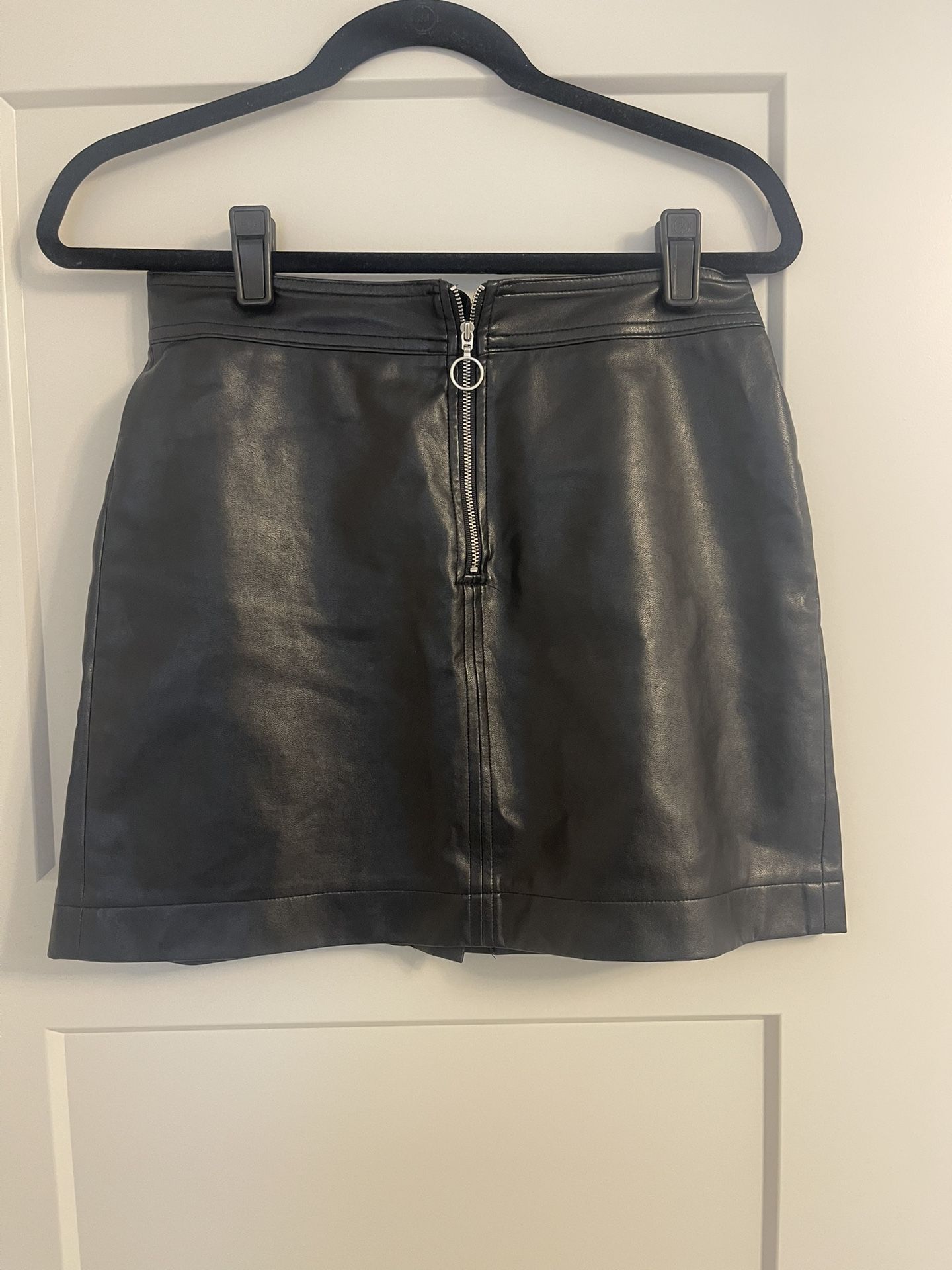 Size 6 Wilfred Leather Skirt