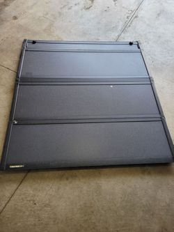 Truck bed cover