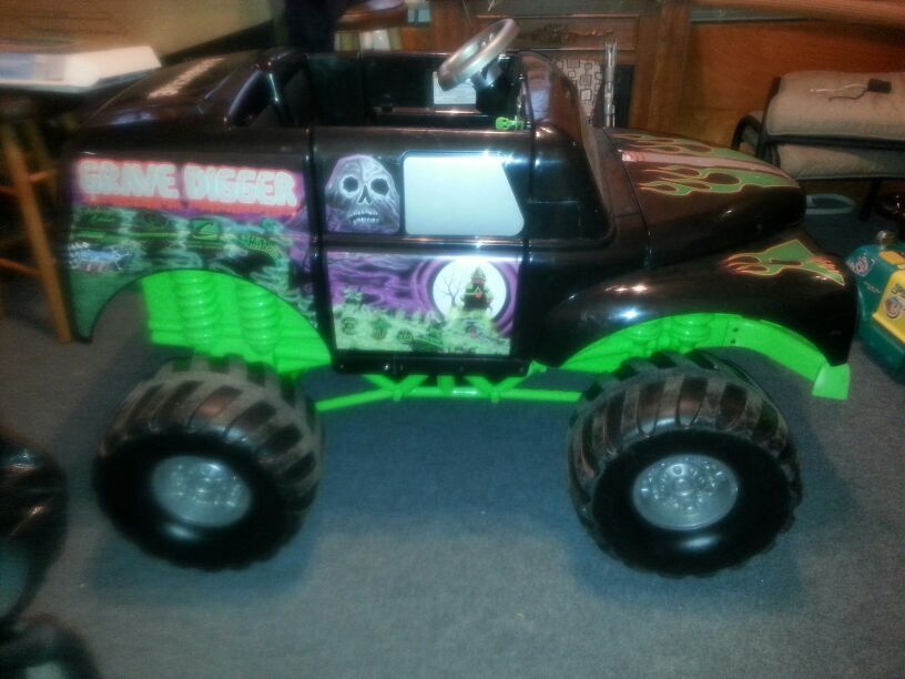 GRAVE DIGGER