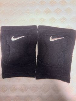 Black Nike knee pads