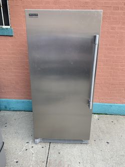 Freezer de 32” inched Frigidaire