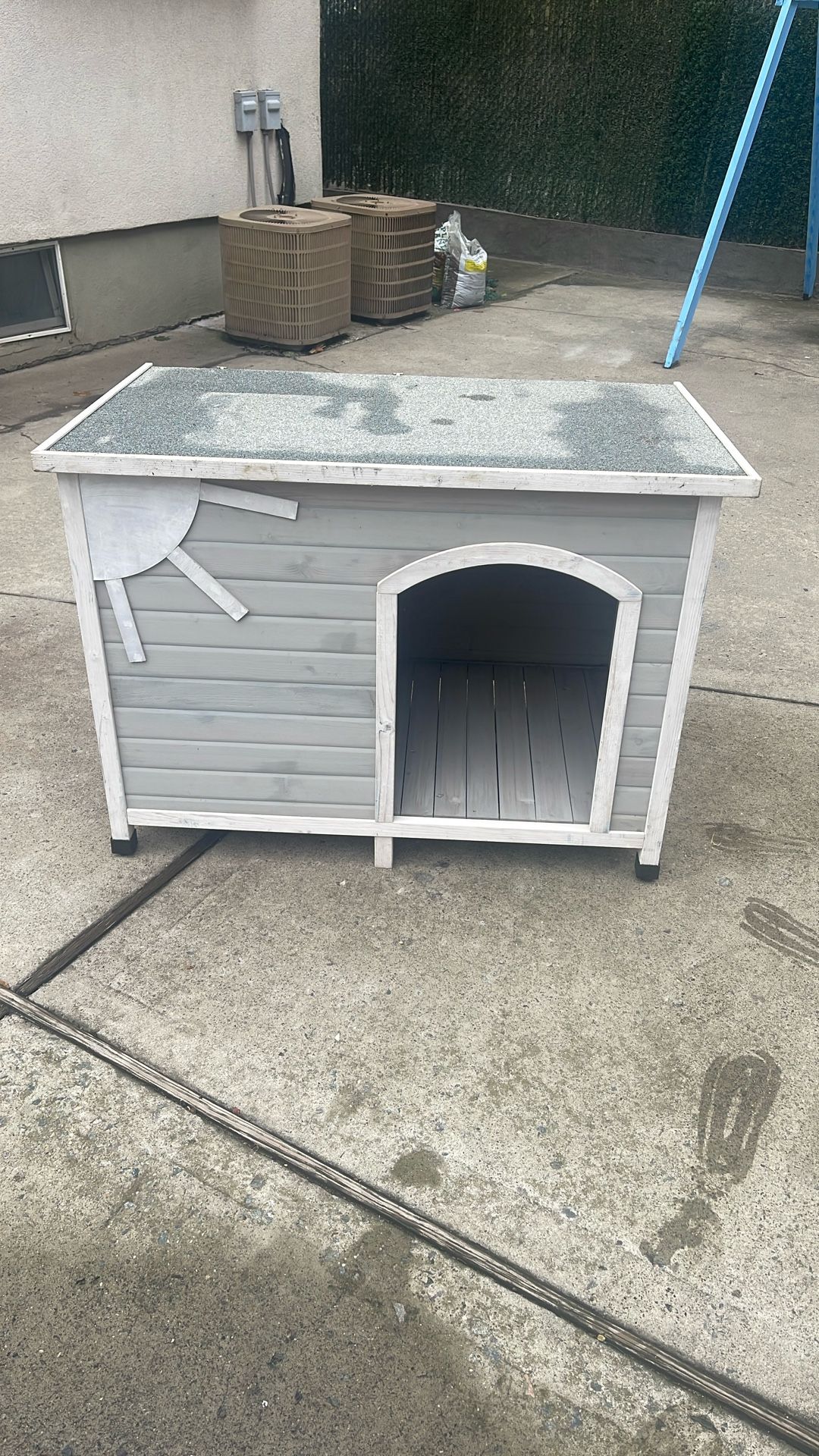 Midwest Eilio Folding Wood Large Outdoor Dog House 