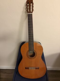 Yamaha C40 Full Size Classical Guitar - Great Condition & Sound