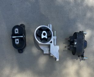 ** New **2006 Pontiac G6 Motor Mount Set