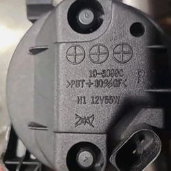 98-2000 VW BEETLE RH FOG LIGHT NEW