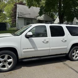 Clean Title 3000 OBO 08 Chevy Runs And Drive 