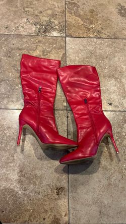 Red knee-high sexy heels🔥