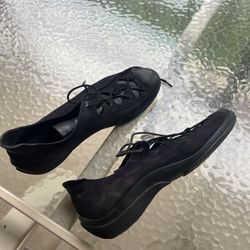 Black Leather/Suede Shoes Size 9 For Sale 