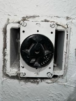Se asen trabajos de electricidad aún buen precio
