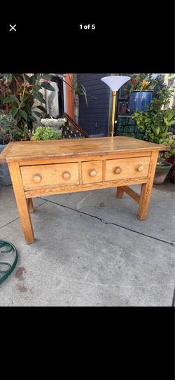 1850s beautiful Farmhouse style rare kitchen table