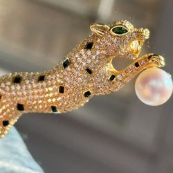 Rare: 💛 🐆 Vintage Style Cheetah Rhinestone And Pearl Pearl Brooch 