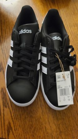 Brand New Adidas Court 2.0 Size 7.5