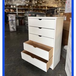 5 drawers dresser/ Five drawers dresser