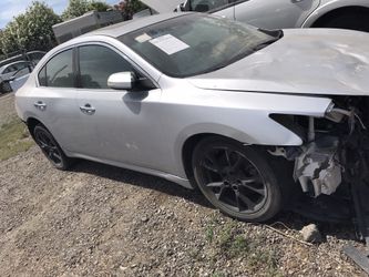 2011 Nissan máxima. Parts. Only
