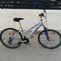 Schwinn Traverse Women’s Mountain Bike 