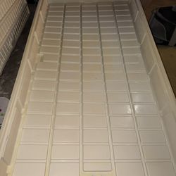  Hydroponic Grow Trays – Clean, Lightly Used (2 Available)  