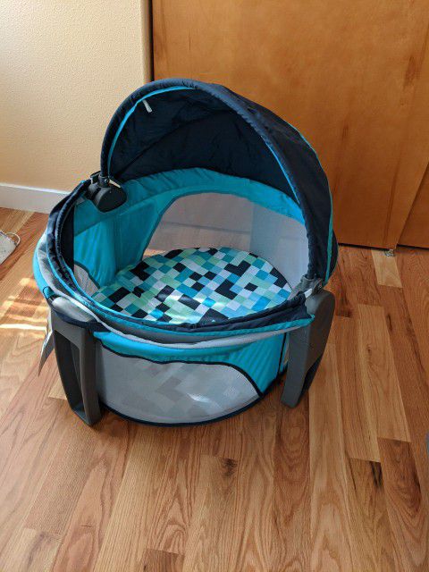 Fisher Price Play Pen (On The Go Baby Dome)