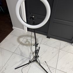 Tall ring light