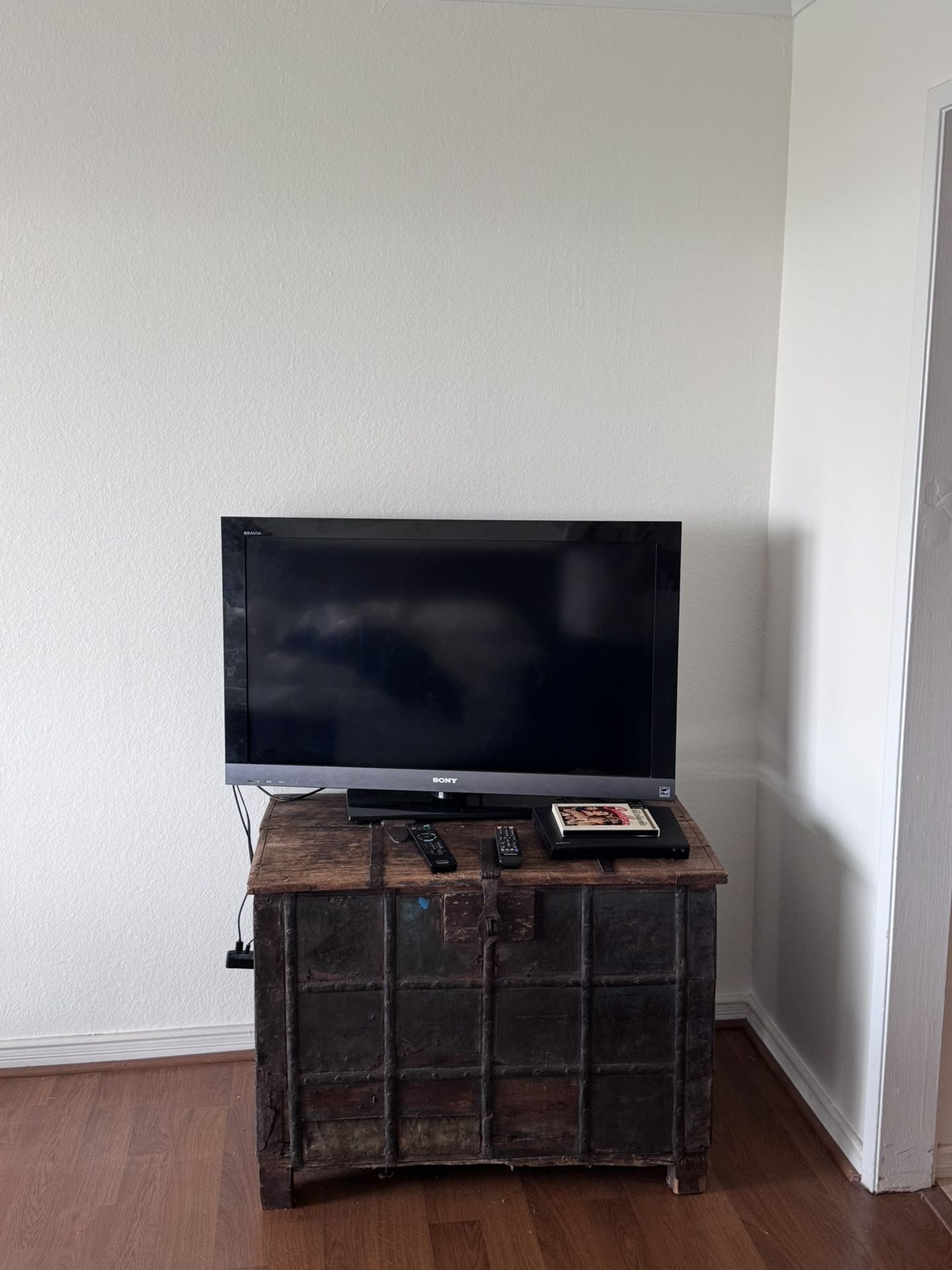 TV SONY Bravia Flat Screen 2008