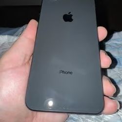 iPhone 8 Plus 64GB UNLOCKED FOR ANY CARRIER! 