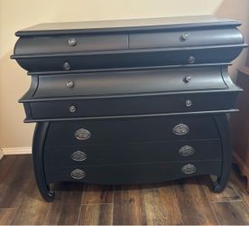 Stacked Multi Tier Black Bombe Chest
