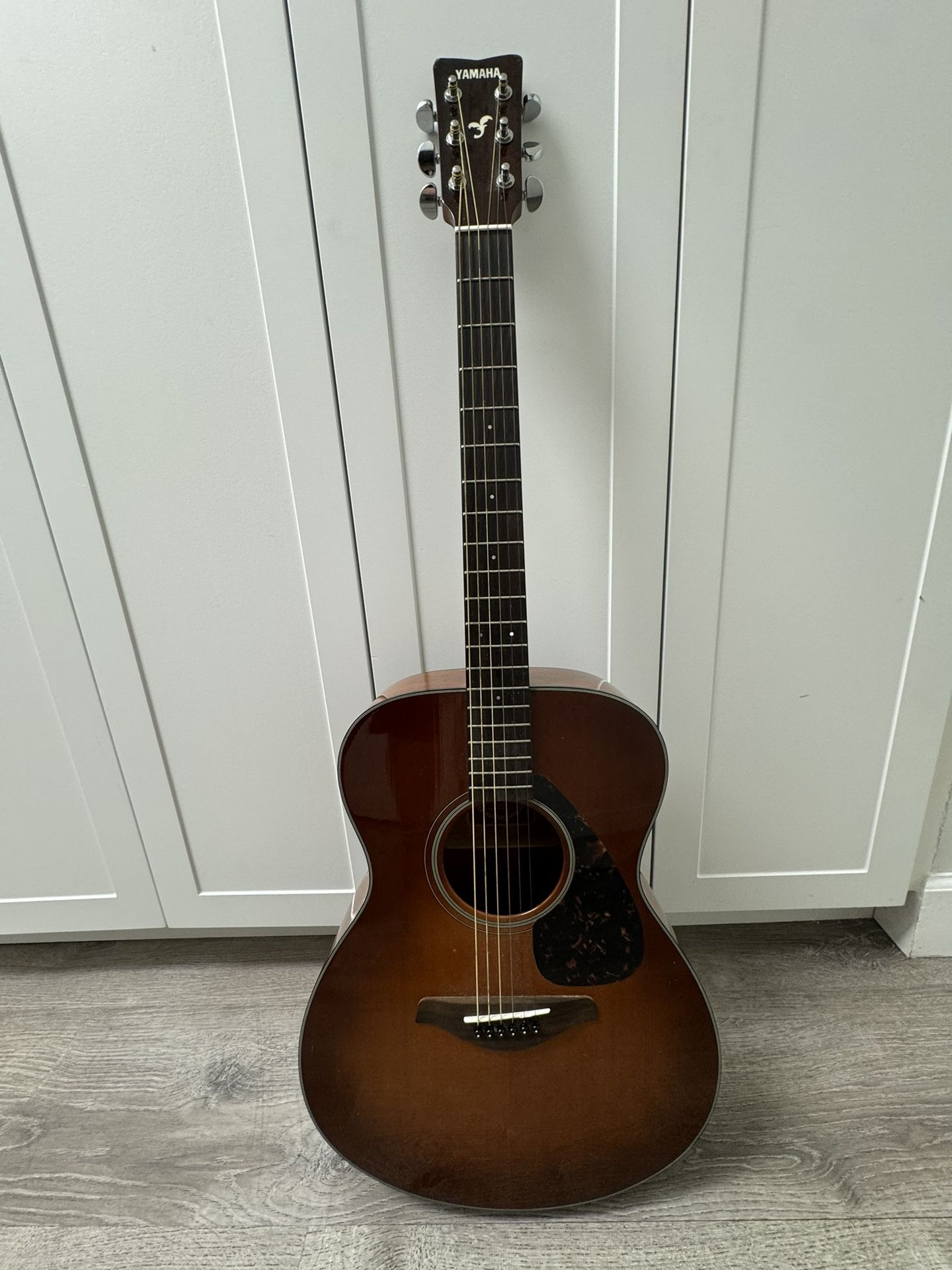 Yamaha FS700S Acoustic Guitar