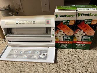 FoodSaver V3440 Vacuum Sealer + Vacuum Bag Rolls