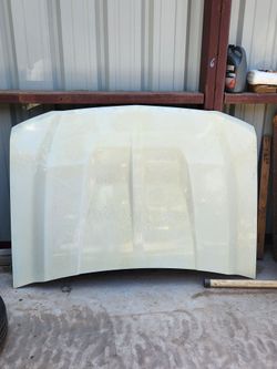 OEM 2019-2025 Chevy Silverado 1500 Hood Panel - Summit White (Mint Condition)