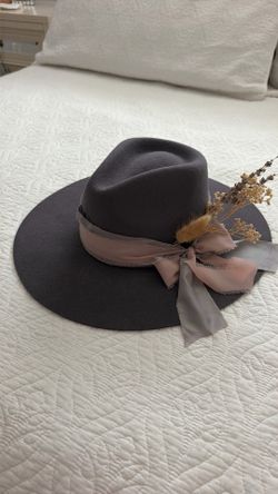 Charlie horse hat