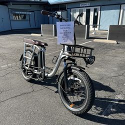 Rad Runner Plus Ebike with Rack only 43 miles