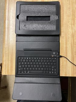 2Cool rechargeable ipad bluethooth keyboard case. 9.75" Diagonally. Good condition.