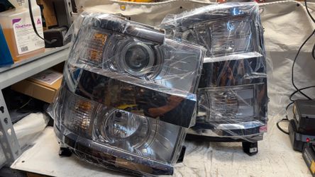 2015/2020 SILVERADO 2500 headlights