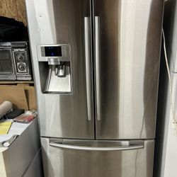 REFRIGERATOR 