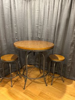 Pub Set with 2 Stools by Coaster